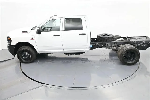 New 2026 Bright White Clear-Coat Exterior Paint RAM TRADESMAN image 28