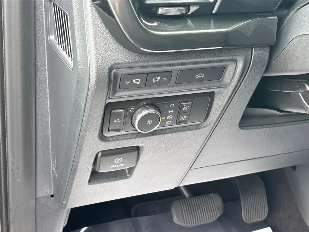 Used 2021 Gray Ford XLT image 27