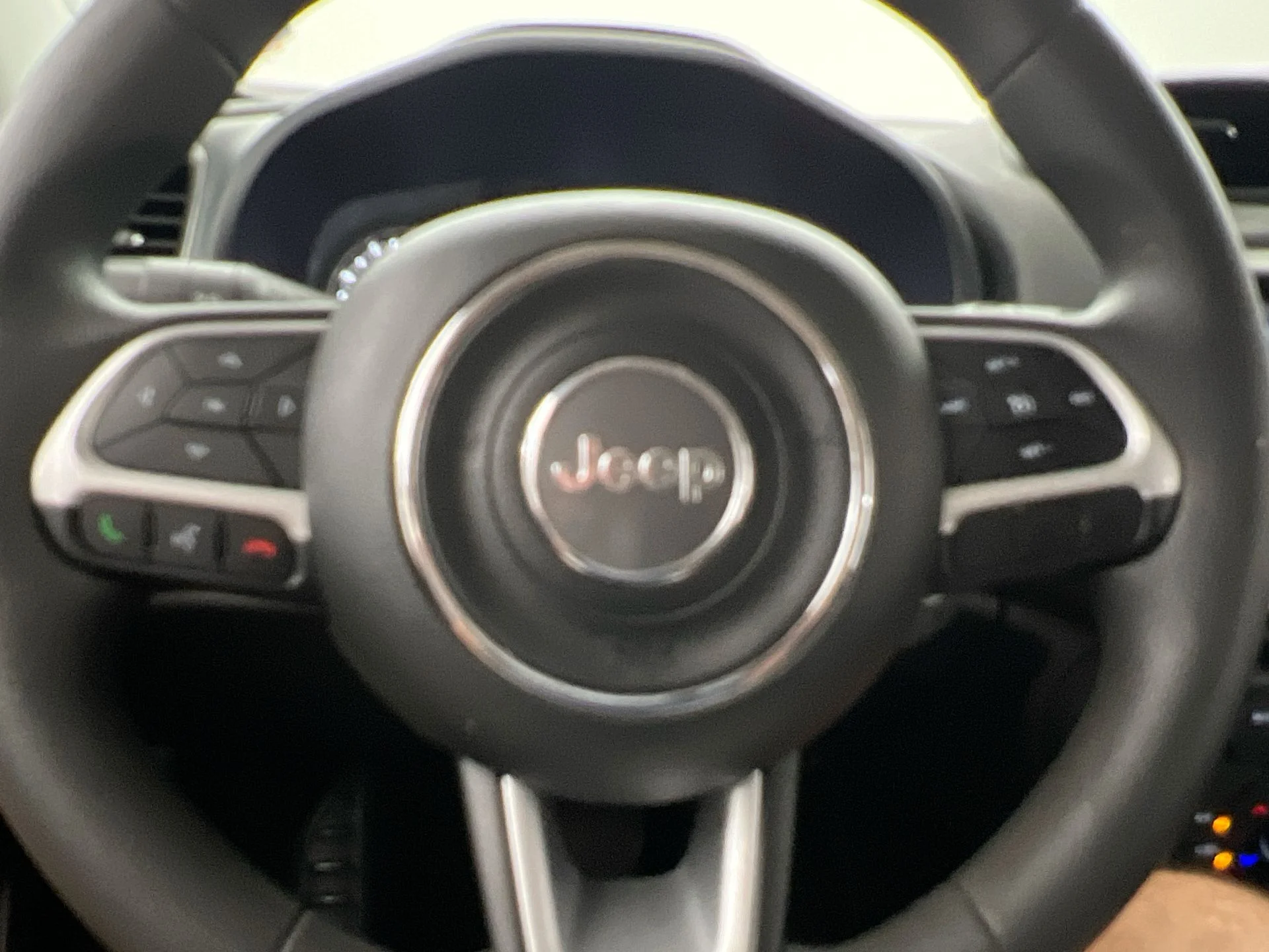 Used 2023 Red Jeep Latitude image 28
