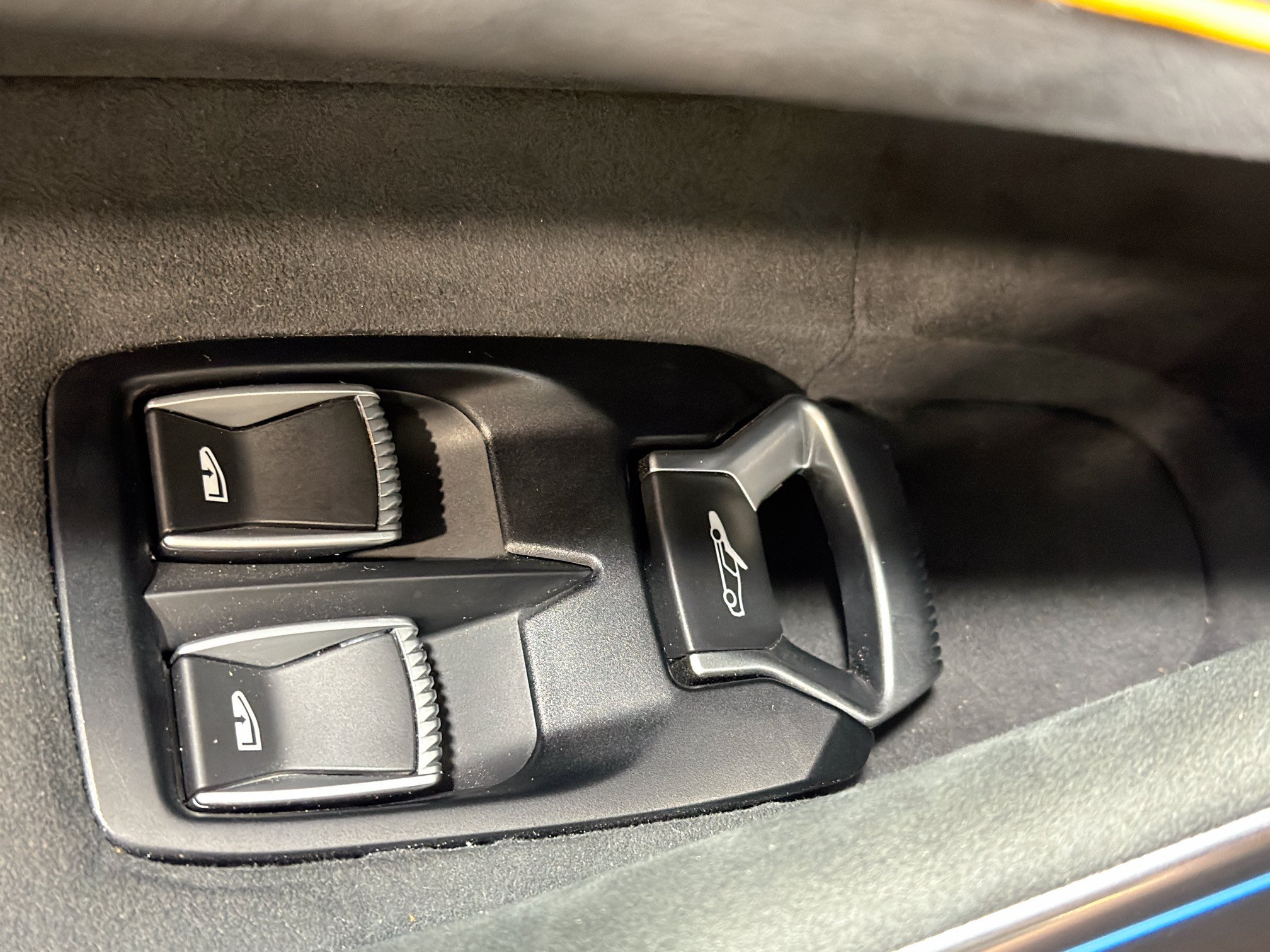 Used 2023 Ludus Blue McLaren Performance image 20