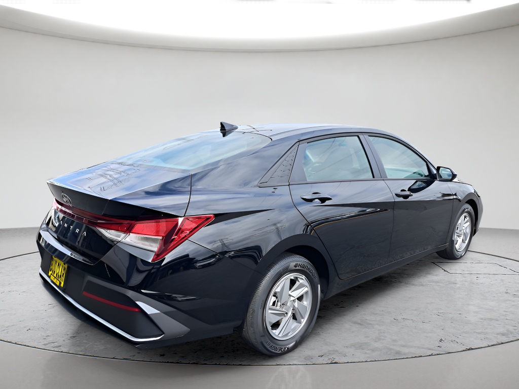 New 2026 Black Hyundai SE image 3