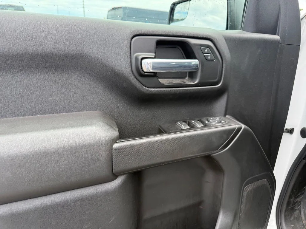 Used 2020 White Chevrolet WT image 5