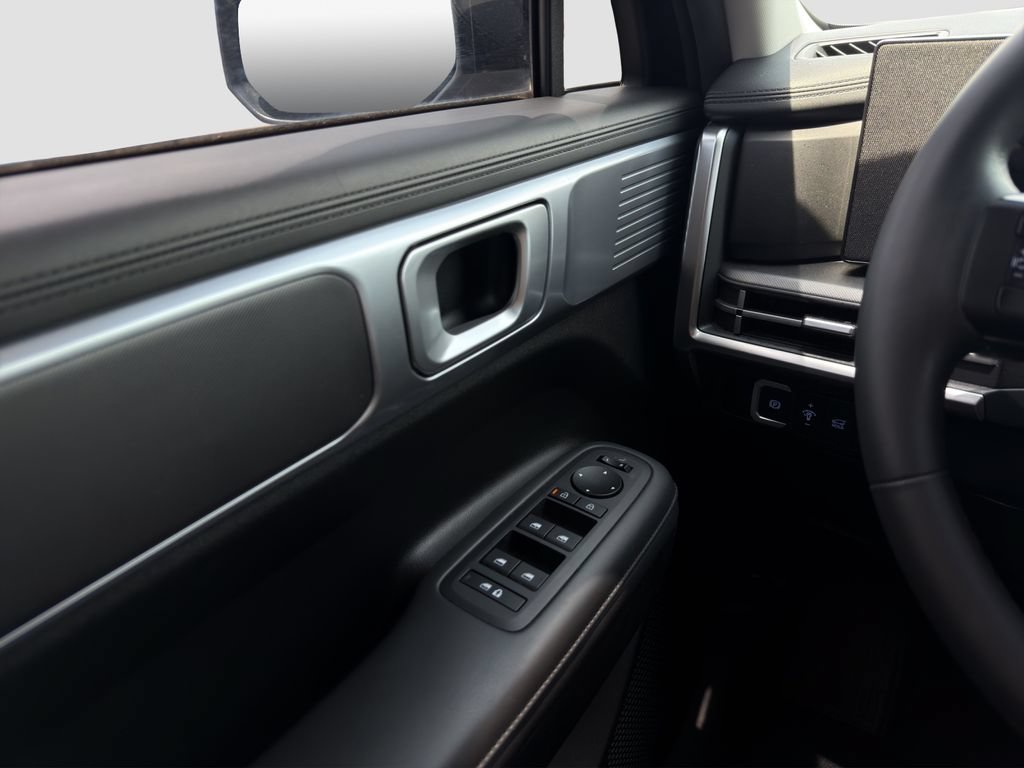 Used 2024 Black Hyundai SEL image 25