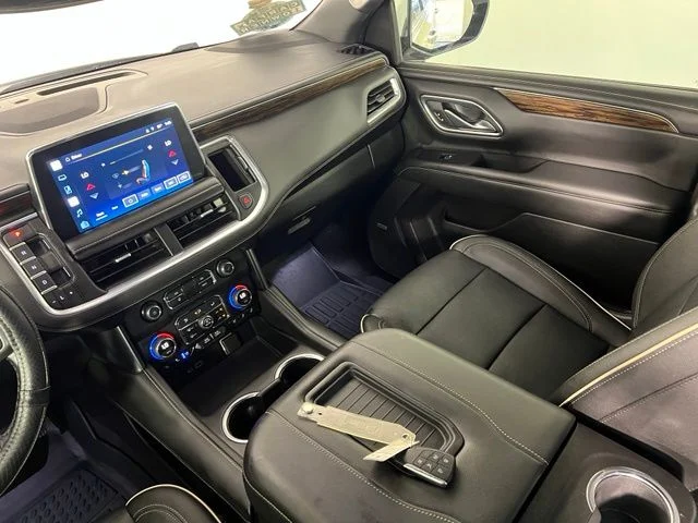Used 2022 White Chevrolet Premier image 32