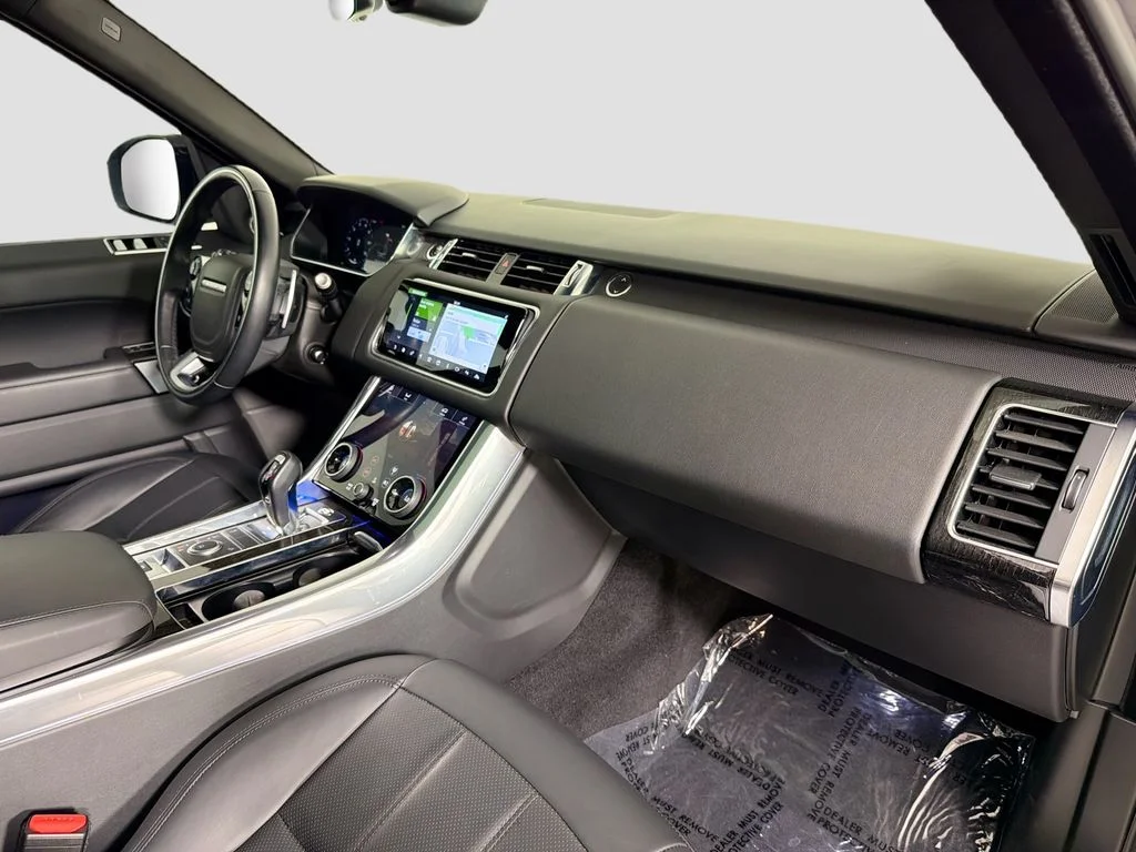 Used 2022 Gray Land Rover HSE Silver Edition image 31