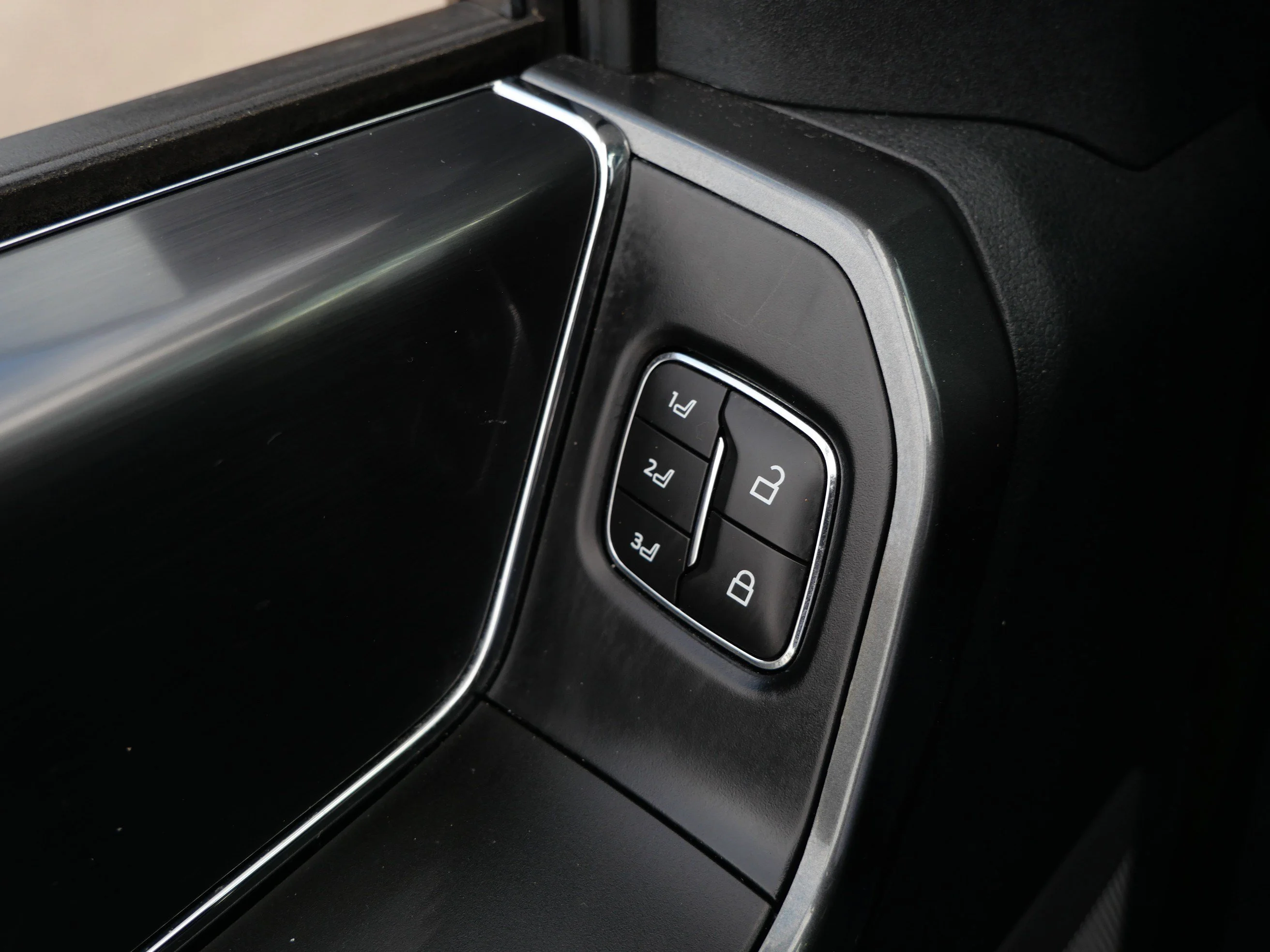 Certified Used 2023 Carbonized Gray Metallic Ford LARIAT image 27