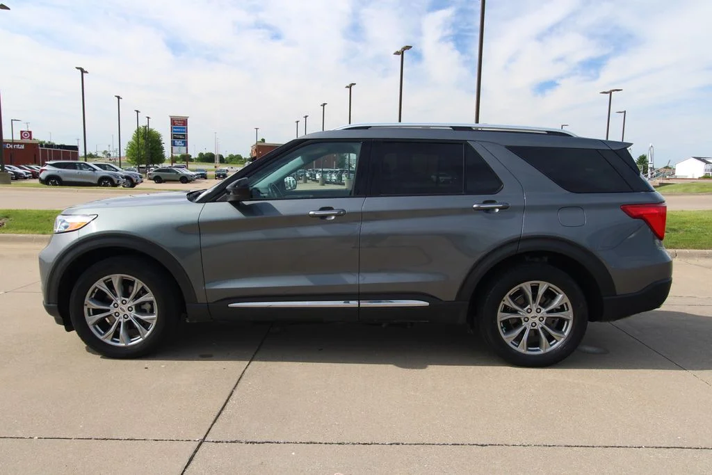 Used 2022 Gray Ford Limited image 18