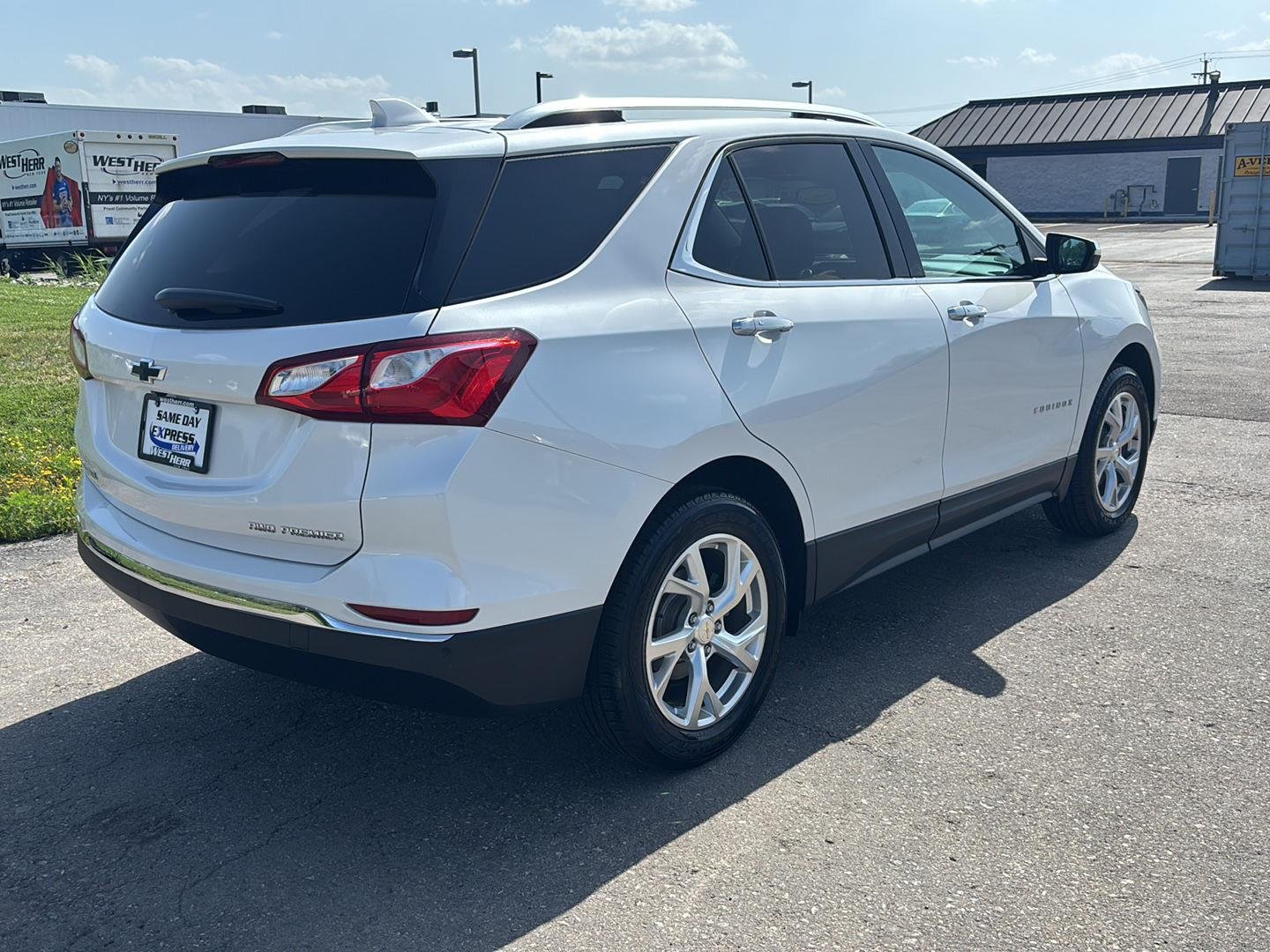 Used 2019 IRIDESCENT PEARL TRICOAT Chevrolet Premier image 7