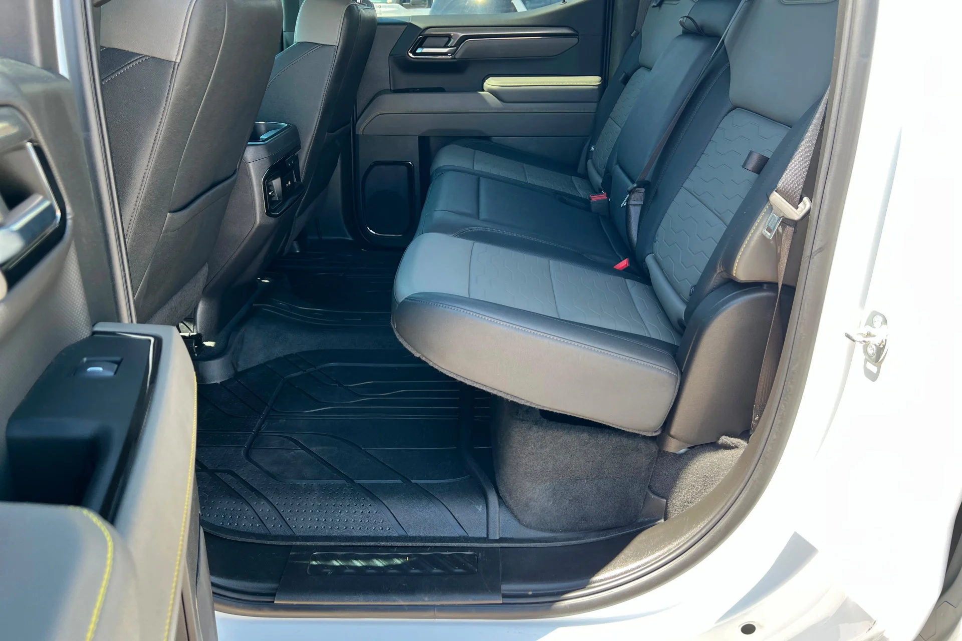 Used 2024 Summit White Chevrolet ZR2 image 22