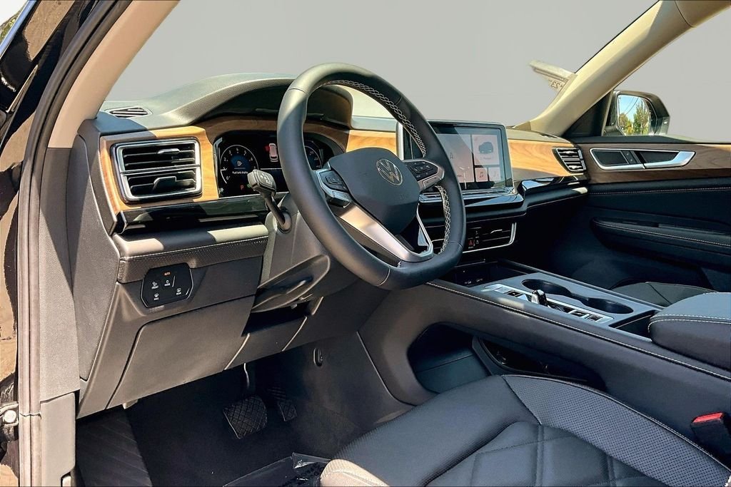 New 2026 Black Volkswagen 2.0T SE image 17