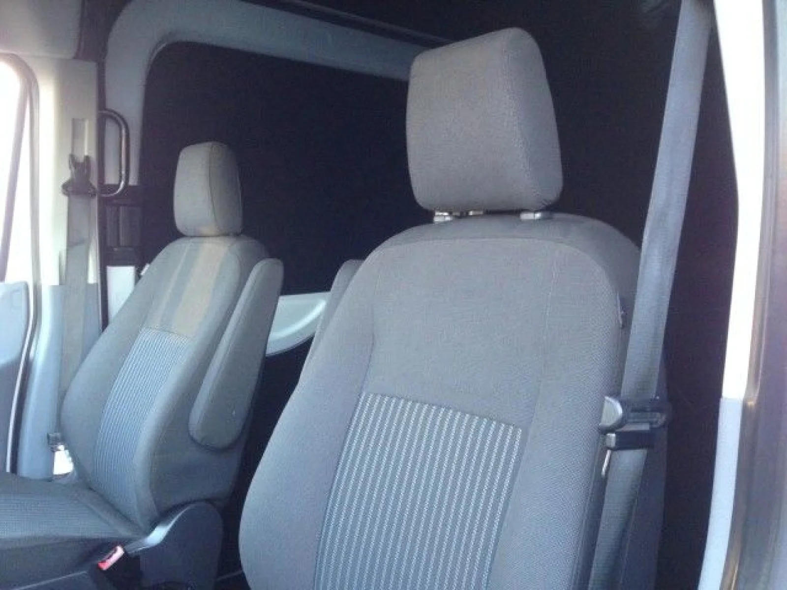 Used 2019 Oxford White Ford w/ rearCam image 33