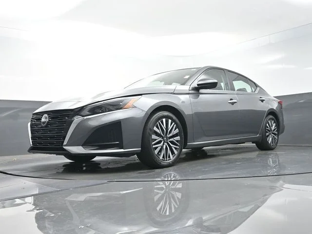 Used 2025 Gray Nissan 2.5 SV image 43