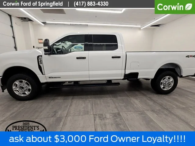 New 2026 Oxford White Ford F-350® XLT image 2