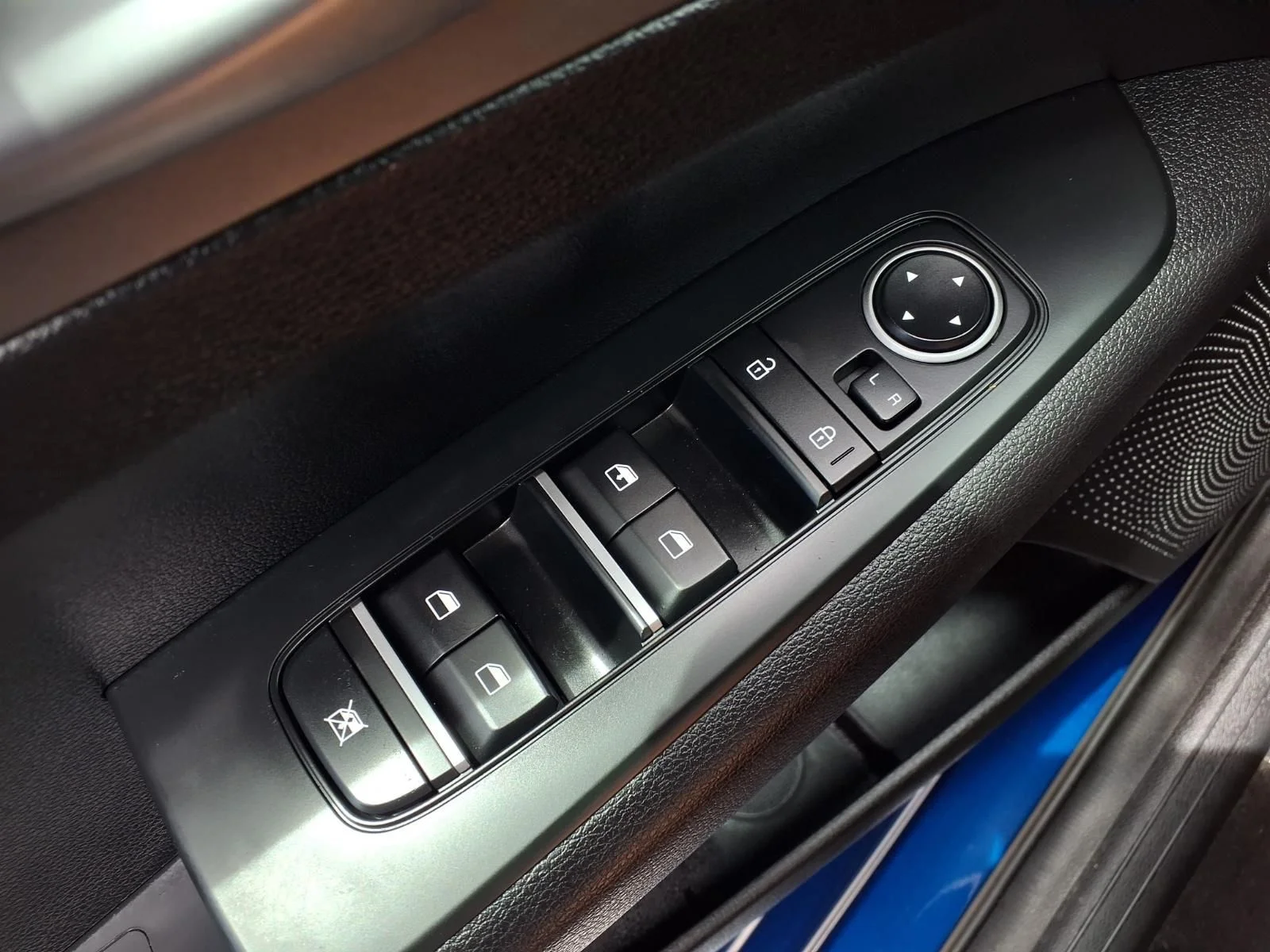 Certified Used 2021 Blue Kia LXS image 25