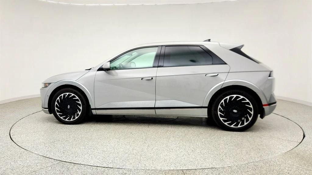 Used 2024 Cyber Gray Hyundai Limited AWD image 8