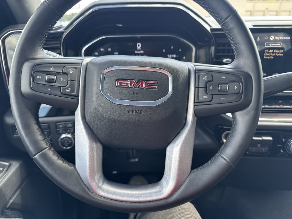 Used 2025 Black GMC SLT image 29