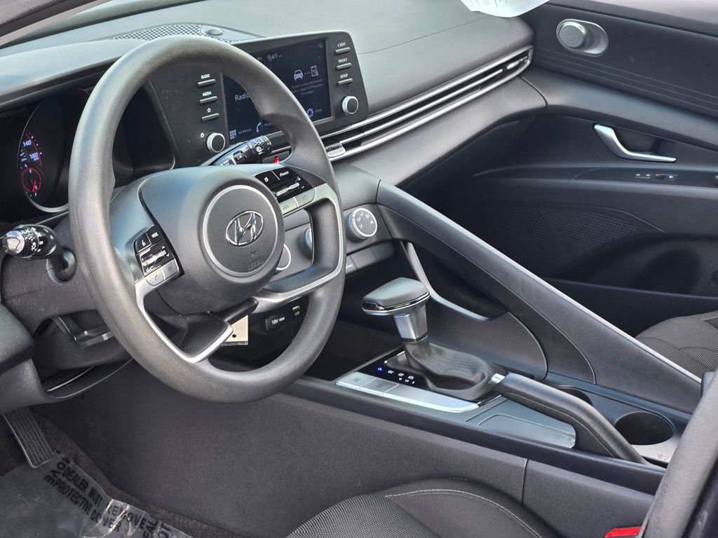 Used 2023 Gray Hyundai SE image 29