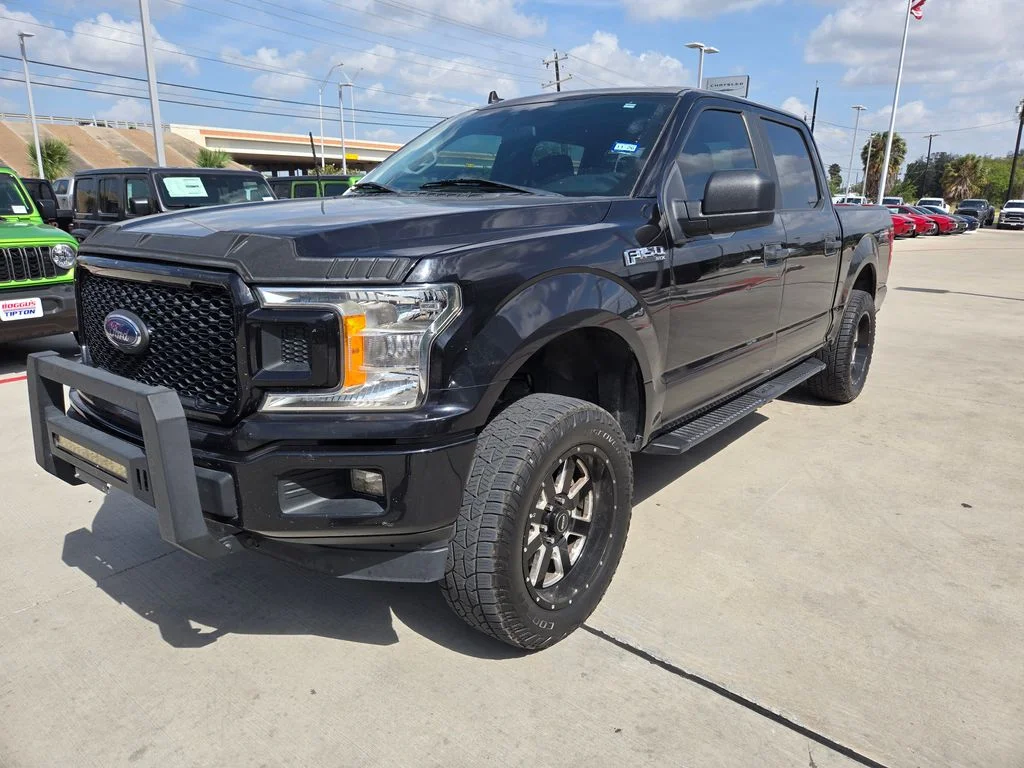 Used 2020 Black Ford XL image 7