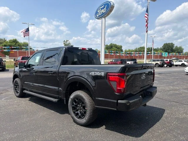 New 2026 Agate Black Metallic Ford XLT image 5