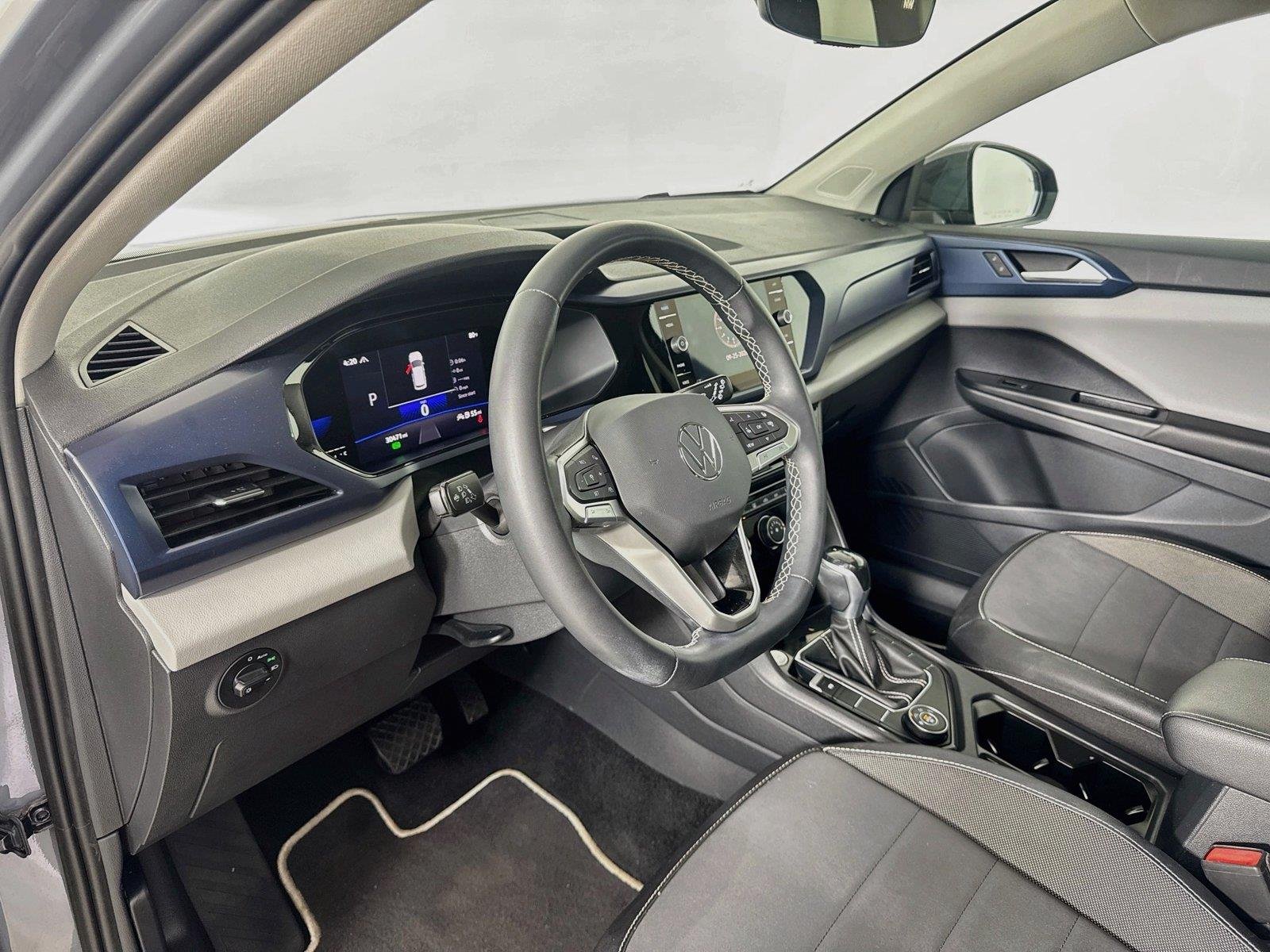 Used 2023 Pure Gray Volkswagen SE image 9