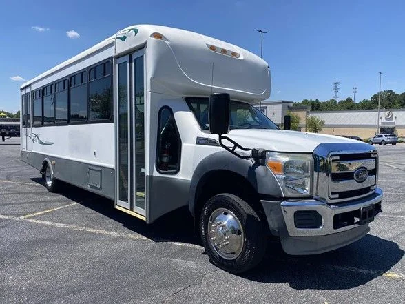Used 2014 White Ford Handicap Accesible image 7