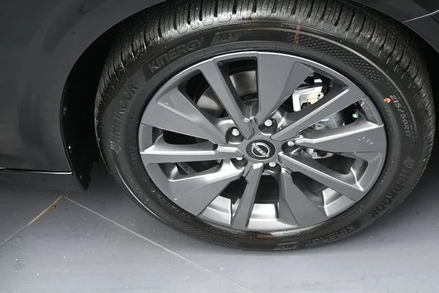 New 2026 Super Black Nissan SL image 31