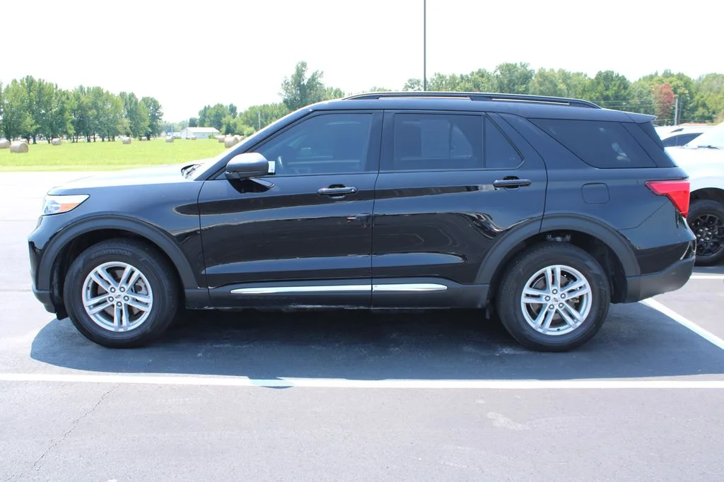 Used 2024 Black Metallic Ford XLT image 7