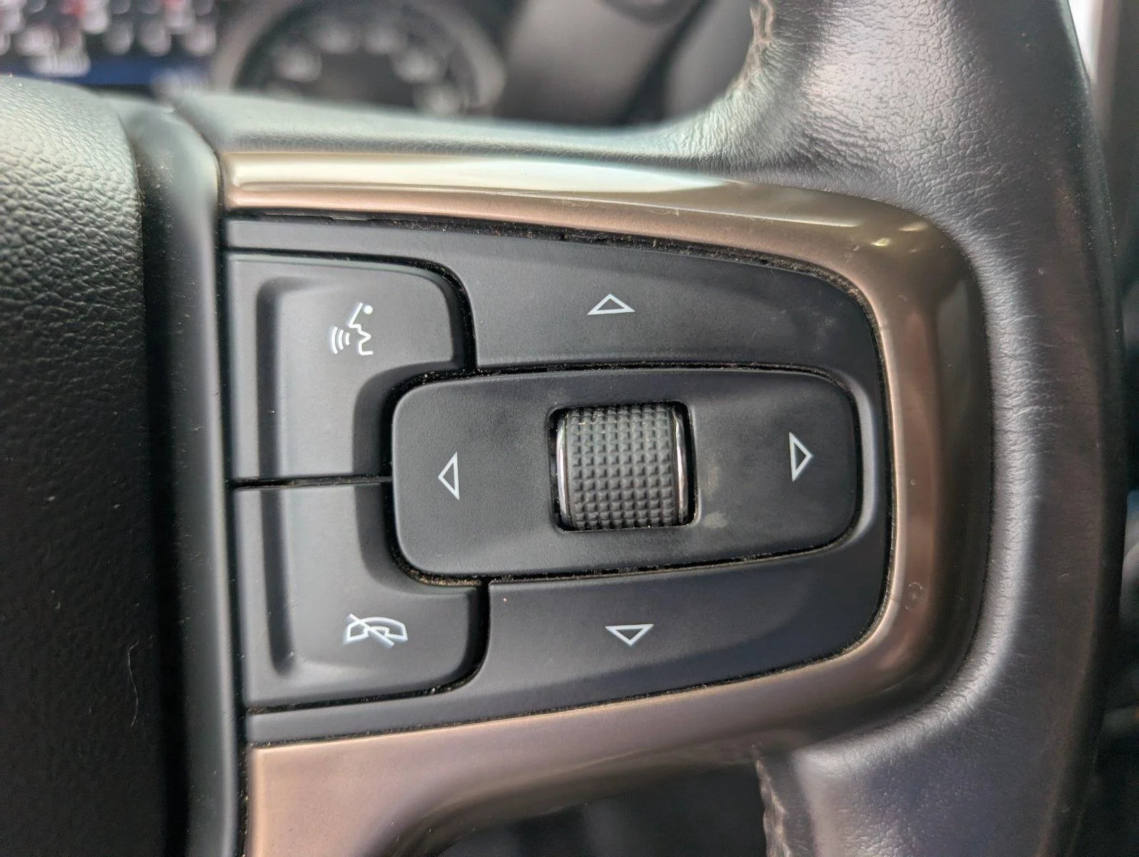Used 2022 Mosaic Black Metallic Chevrolet High Country image 27