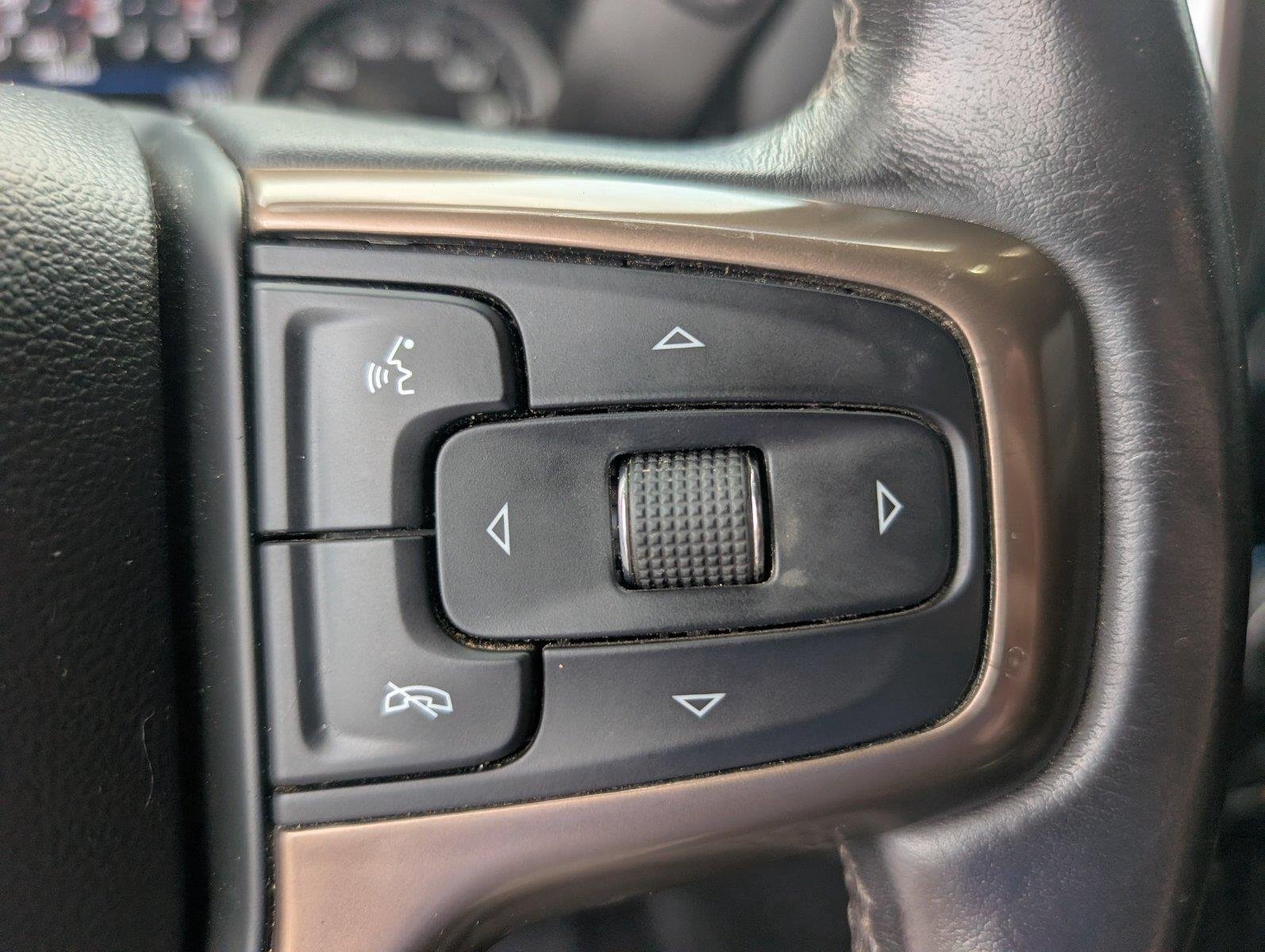 Used 2022 Mosaic Black Metallic Chevrolet High Country image 27