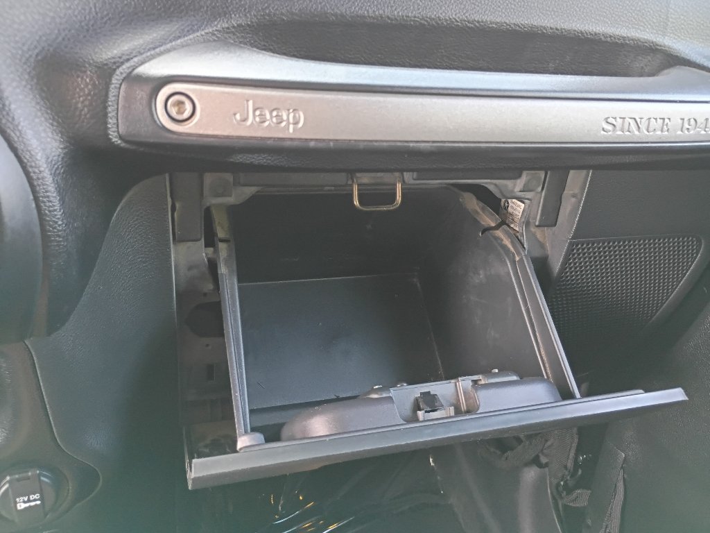 Used 2016 Black Clearcoat Jeep Sport image 31