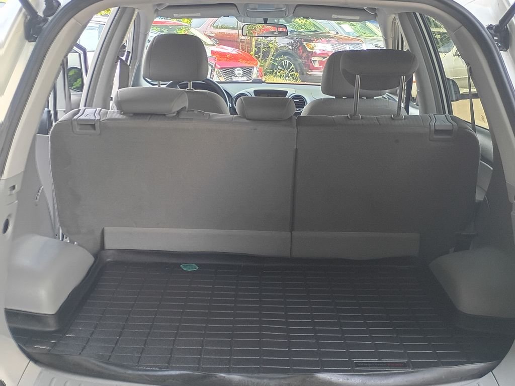 Used 2007 White Kia LX image 14
