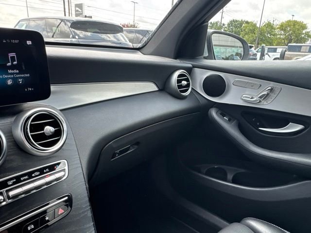 Used 2022 Silver Mercedes-Benz GLC 300 image 40