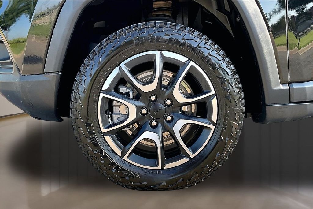 Used 2024 Black Jeep Trailhawk image 8