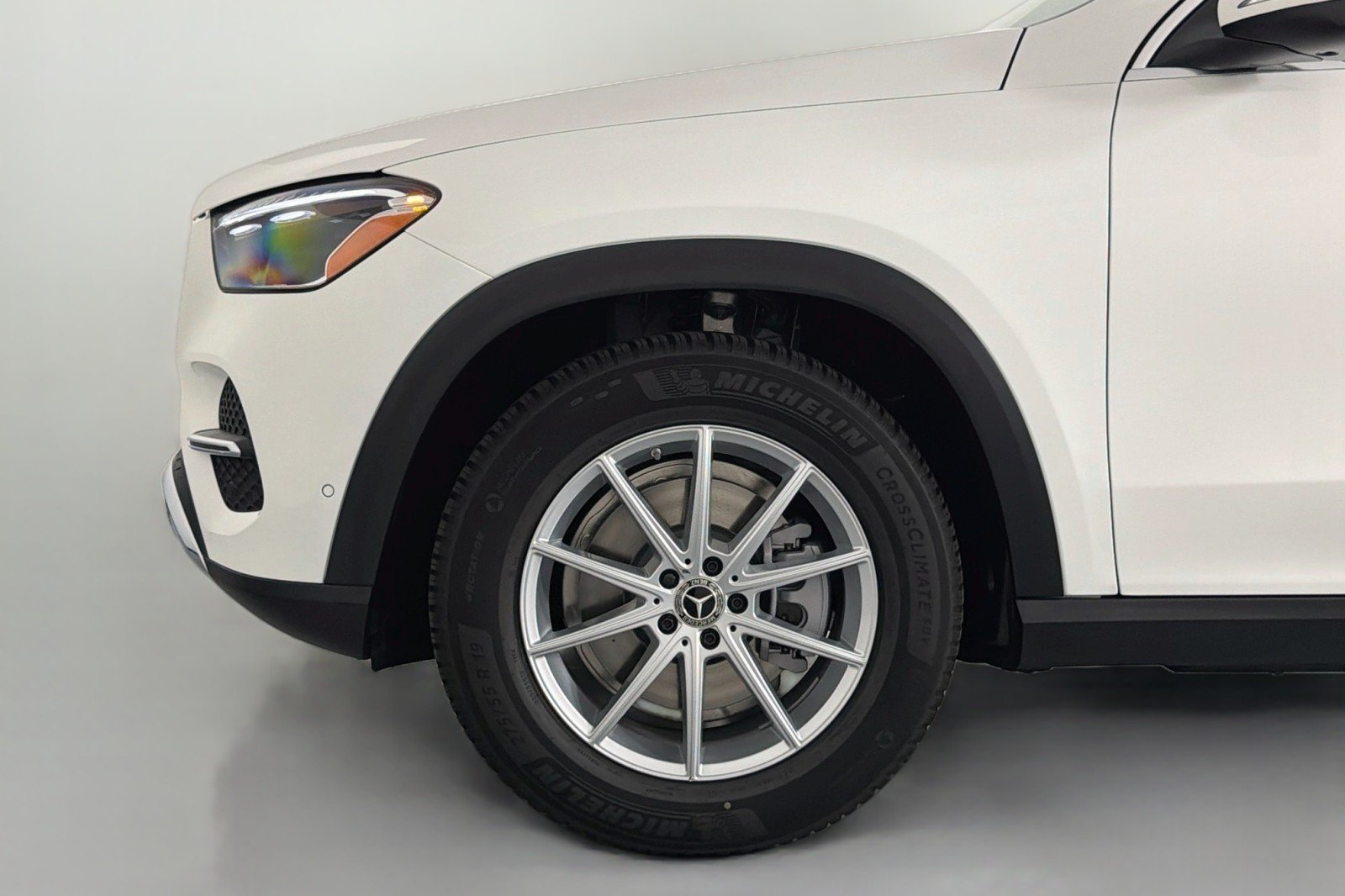 New 2026 Polar White Mercedes-Benz GLE 350 4MATIC® SUV image 9