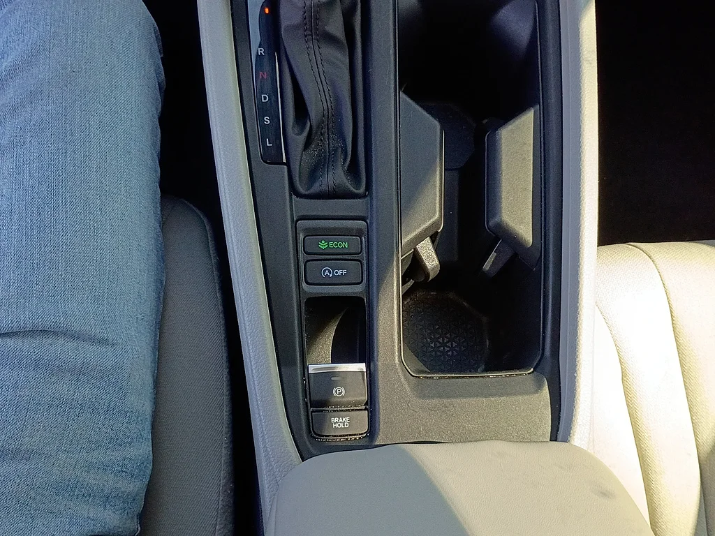 Certified Used 2024 WHITE Honda LX image 21