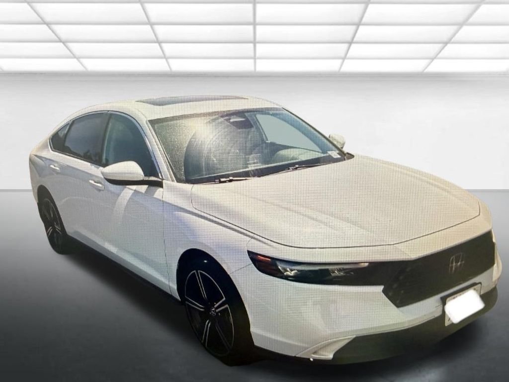 Used 2023 White Honda EX image 1