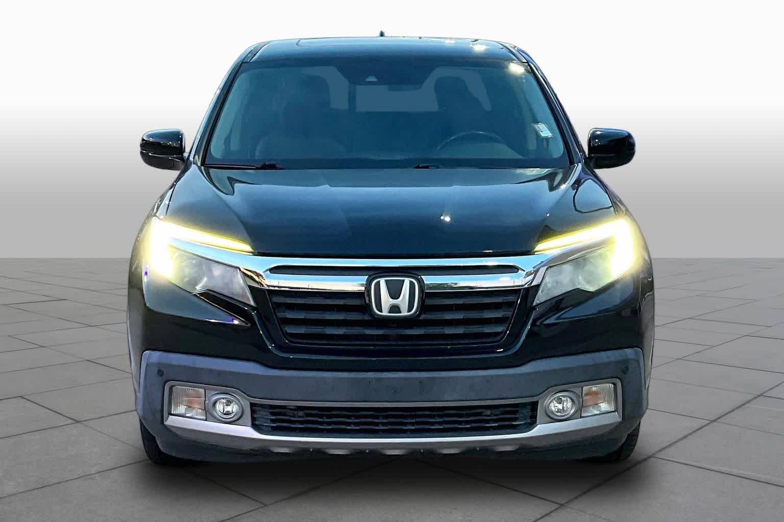 Used 2017 Crystal Black Pearl Honda RTL-E image 4