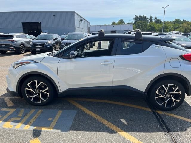 Used 2019 White Toyota XLE image 6