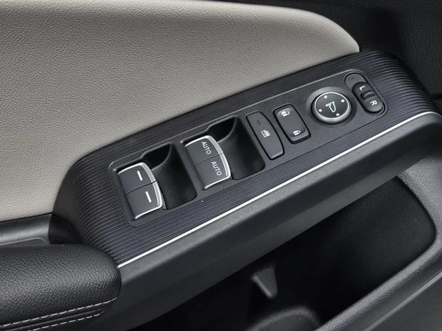 Used 2024  Honda Touring image 29