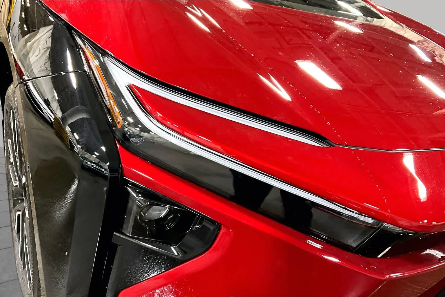 New 2026 Supersonic Red w/Midnight Black Metallic Roof Toyota Limited image 13