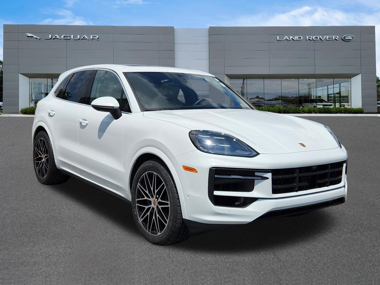 Used 2025 White Porsche  image 2