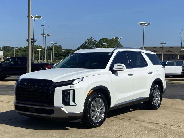 Used 2024 White Hyundai SEL image 5