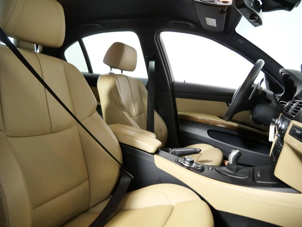 Used 2009 Black BMW Base image 11