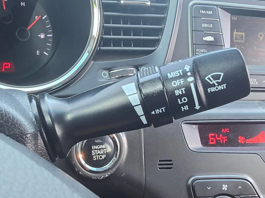 Used 2013 Silver Kia EX image 27