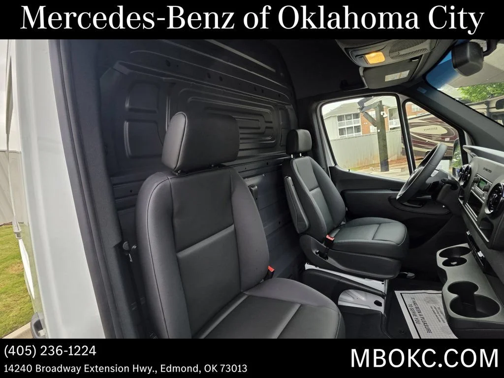 New 2026 Arctic White Mercedes-Benz Cargo 144 WB image 29