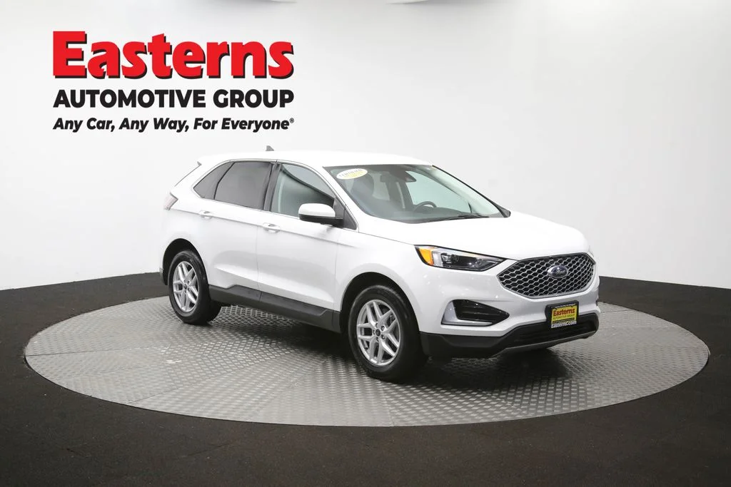 Used 2023 White Ford SEL image 49
