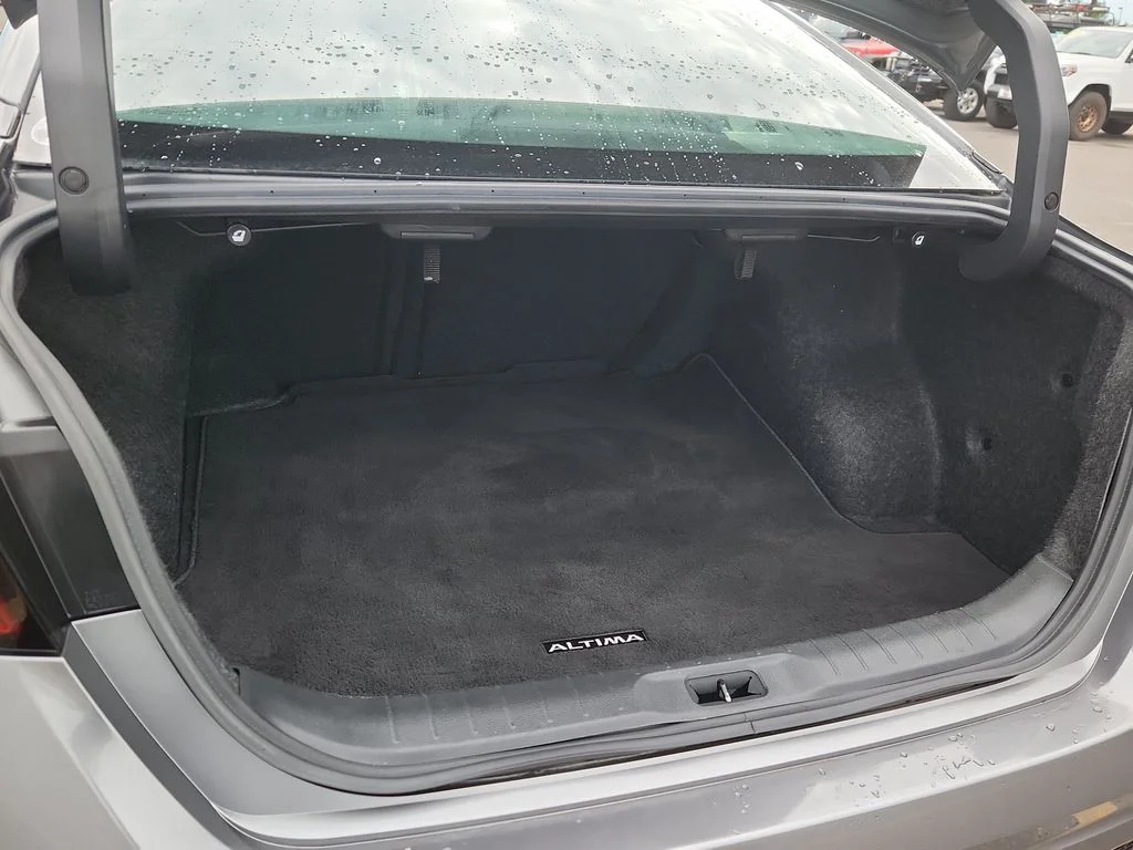 Used 2019 Gray Nissan 2.5 Platinum image 10