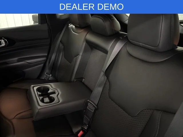 New 2026 White Jeep Latitude image 26