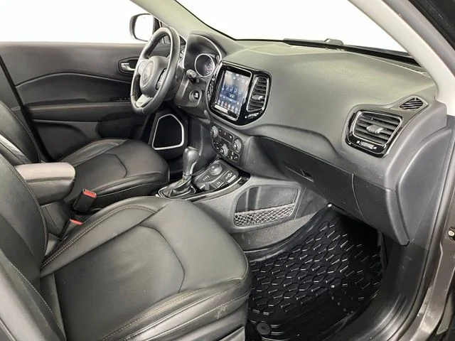 Used 2018 Gray Jeep Limited image 40