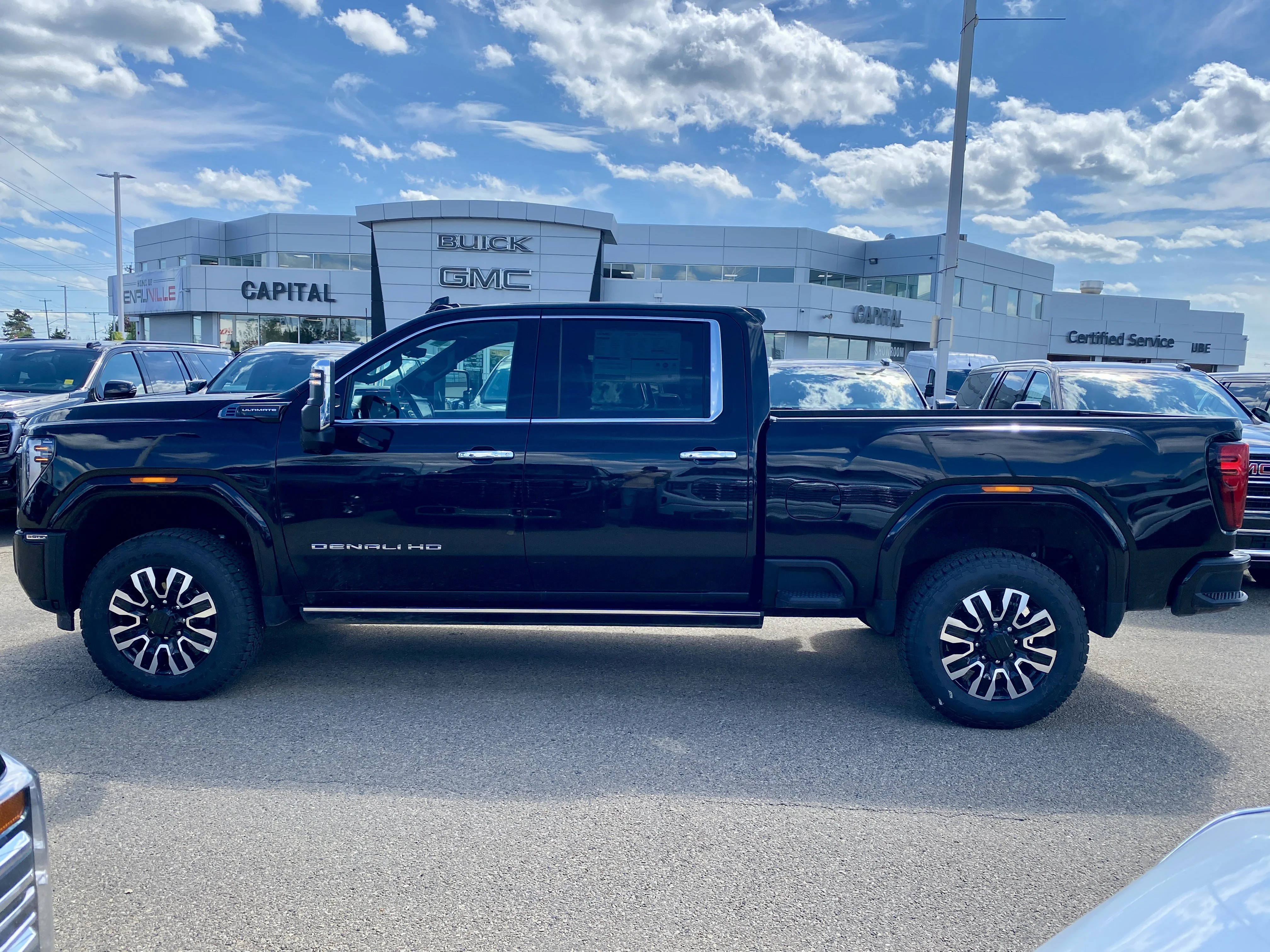 New 2026 ONYX BLACK GMC Denali Ultimate image 3